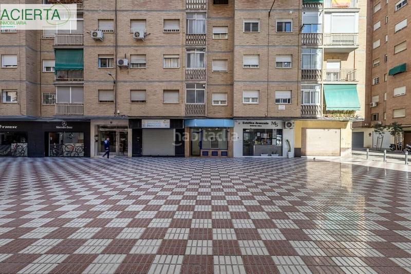 Foto 2b7bc9df-66b3-411e-b128-af12ee6b47f6. Locale commerciale in Barrio de Zaidín Granada