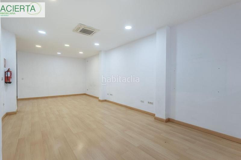 Foto 2f11e34b-ac76-4366-807a-44094b419323. Locale commerciale in Barrio de Zaidín Granada