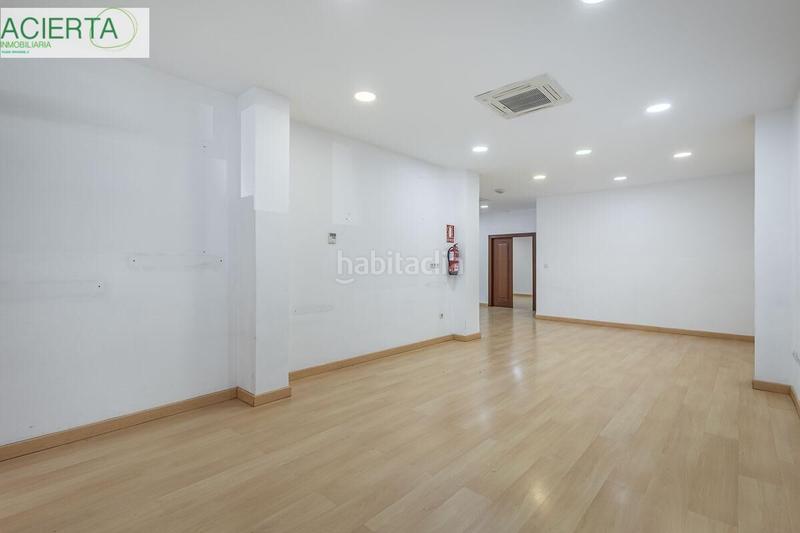 Foto a2acc9b5-23b0-4832-8af1-e6b982963b8a. Locale commerciale in Barrio de Zaidín Granada