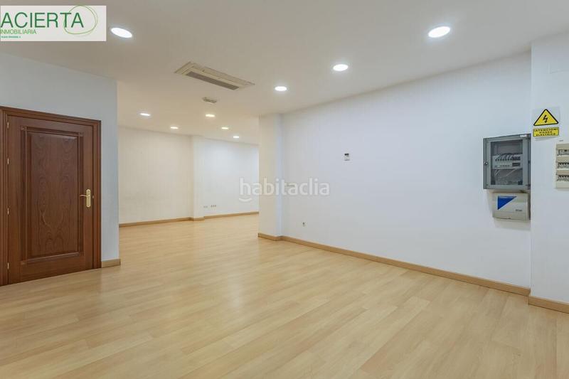 Foto a7adbcd6-c54c-4871-9c44-a032f94567e3. Locale commerciale in Barrio de Zaidín Granada