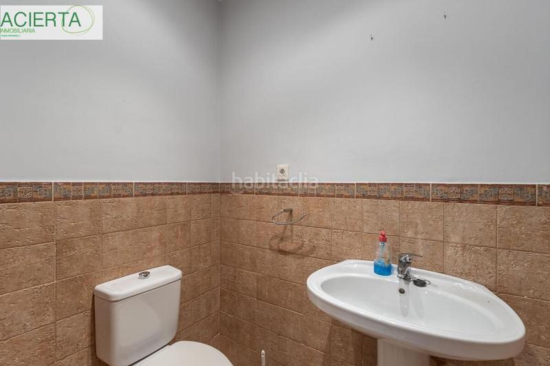 Foto d14df076-268c-4648-9df1-c450ede56000. Locale commerciale in Barrio de Zaidín Granada