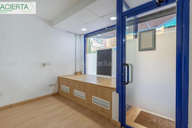 Foto e2e629bc-a677-449f-970a-0b29339d165f. Locale commerciale in Barrio de Zaidín Granada