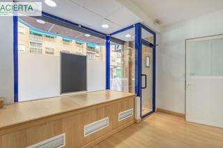 Business premise in Calle Calle Reina Mora, 3
