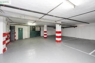 Parking coche  Calle santa lucia. Se venden 16 plazas de garaje y 3 trasteros. oportunidad de inve