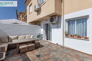 Casa adossada  Calle de manuel de falla. Tu casa ideal te espera en los ogíjares! tranquilidad, vistas y