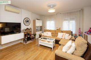 Casa aparellada  Murillo 7. Preciosa casa pareada en venta en ogijares, ideal para familia.