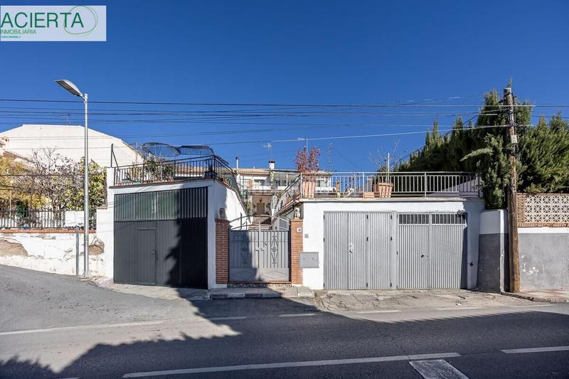 Foto dc34f582-2913-4607-9d94-116b83229504. Semi detached house with parking pool in Barrio de la Vega Monachil