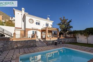 Xalet a Cenes de la Vega. Chalet con vistas increíbles en cenes de la vega.