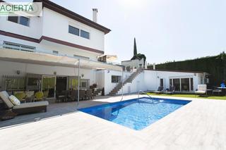 Xalet  Calle zoraya. Espectacular chalet en el serrallo