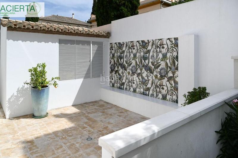 Foto c6aab76f-8557-4ed1-b9ac-3629b1230551. Chalet villa en el corazón del realejo de nueva construcción. en Granada