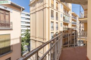 Appartement  Calle de almona del boquerón 15. Luminoso piso con vista a la gran vía de colon