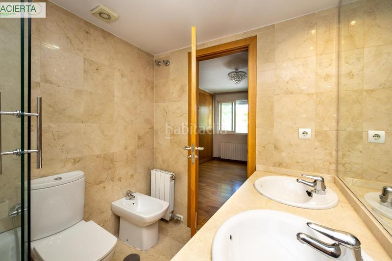 Foto cb75b1f4-0ea2-4c54-9ca4-b73c291ff0c9. Casa pareada espectacular unifamiliar en el serrallo en Granada