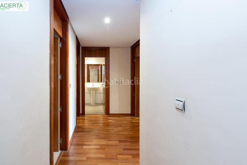 Foto 8b6e2b3b-2d9b-4daf-a823-e26c70d16849. Piso magnifico piso en edificio colon en Plaza de Toros Granada
