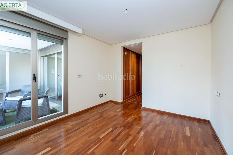 Foto cbc33b8d-817c-4ac5-9f7e-a21823b0673b. Piso magnifico piso en edificio colon en Plaza de Toros Granada