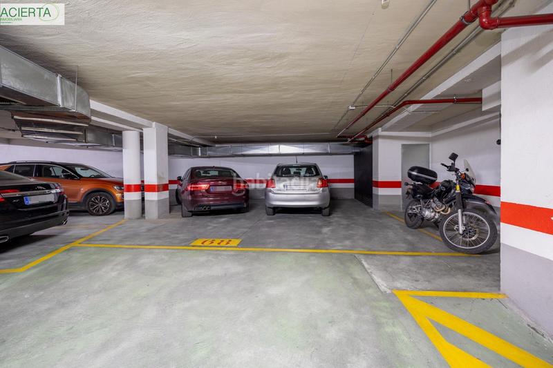 Foto cfb08f9a-eb72-489b-84a0-591f6774382f. Piso magnifico piso en edificio colon en Plaza de Toros Granada