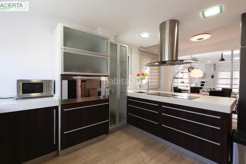 Foto dee7d9bf-edf8-4bb5-bc05-1e9811d95ec3. Chalet casa en santa clara golf ideal para vivir o invertir en Otura