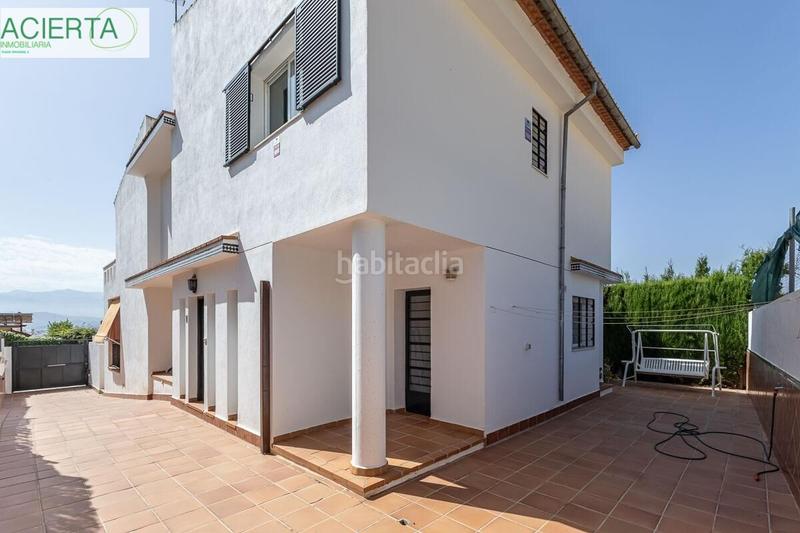 Foto 45623fb8-fd21-462b-aeeb-195a8af916bc. Casa gran casa en urbanización el torreón en Albolote