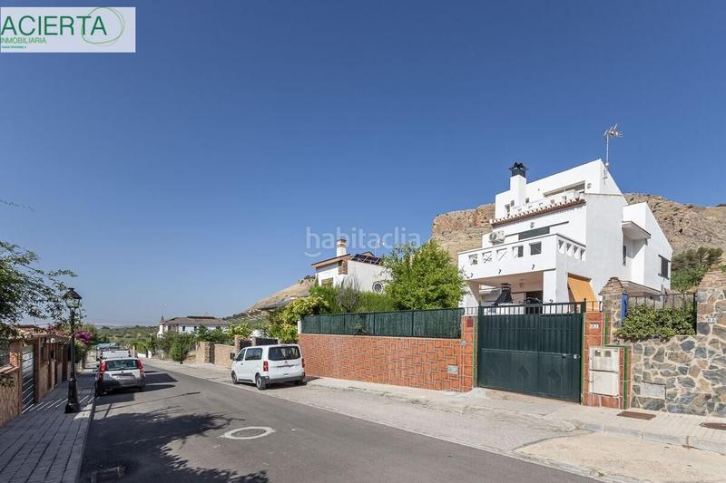 Foto a2c98481-8a2d-434e-b62e-cb1ea19aa19a. Casa gran casa en urbanización el torreón en Albolote