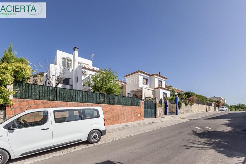 Foto a980f71c-3d90-46dc-af5e-e8aaffbbd5b8. Casa gran casa en urbanización el torreón en Albolote