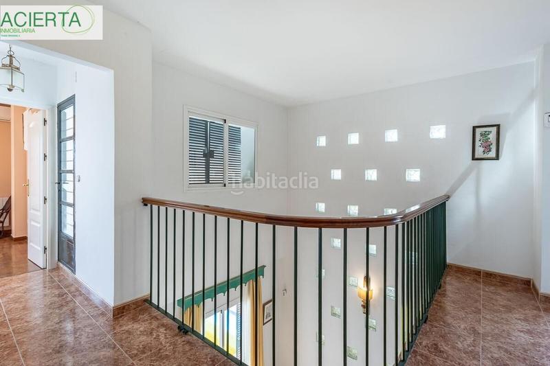 Foto fba2bf4b-b523-450a-9e09-bd2494638b75. Casa gran casa en urbanización el torreón en Albolote