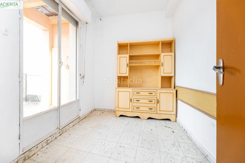 Foto 3c8306c1-58b9-4985-b97f-01d2955e7a86. Ático  con terraza y vistas en el corazón barrio figares en Granada