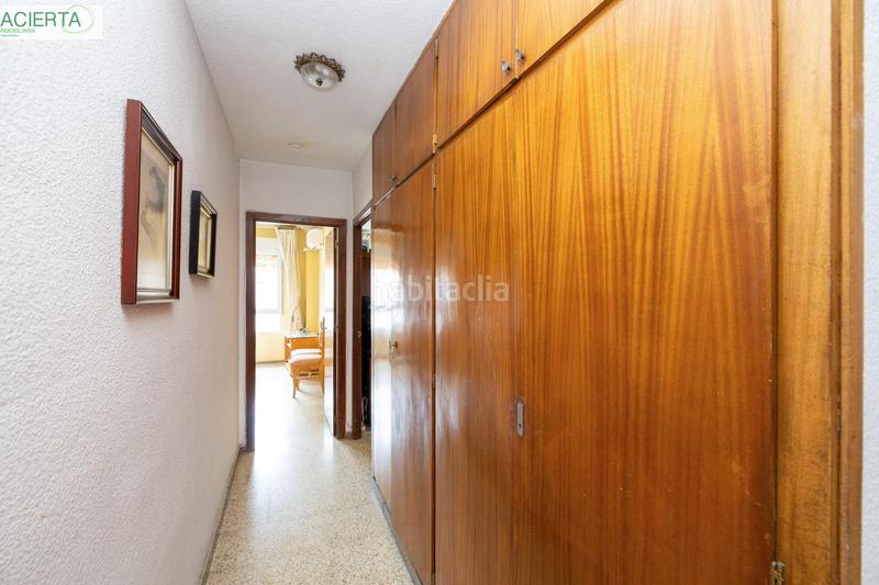 Foto 2ac049c7-04f2-491b-ab27-5665c5336893. Piso Camino de Ronda. piso en planta alta con 5 dormitorios, garaje y trastero, calefacción central. en Granada