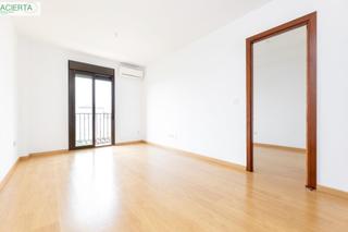 Pis  Calle calle de la granja, 38. Tu nuevo hogar en la zubia te espera!