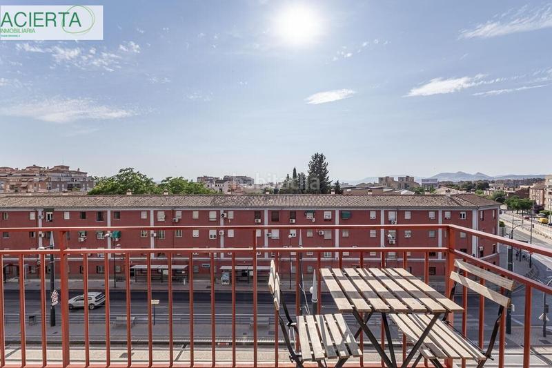 Foto 1c6b7292-16ff-4967-a3b6-340d8931cd26. Piso en cruz del sur 8 espectacular piso completamente reformado!!! en Granada