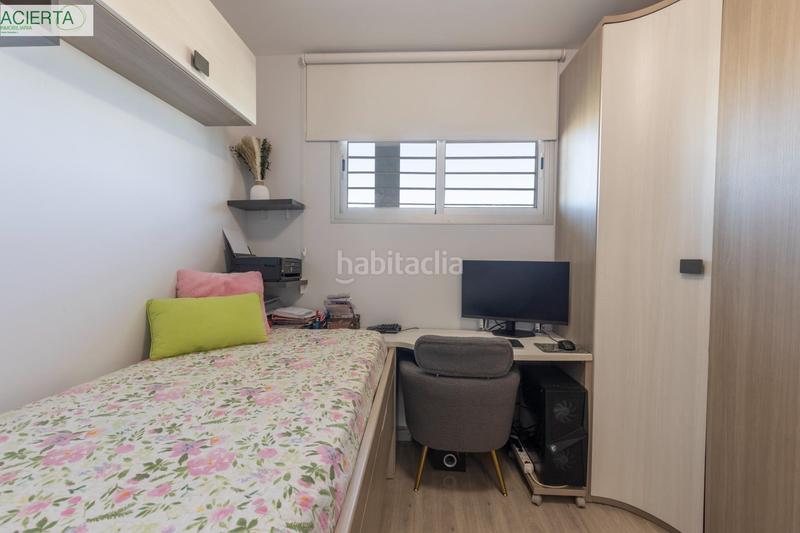 Foto 4bfd3fd9-1b8d-44f1-8421-78cdee27fb93. Piso en calle de circunvalación 3 piso de 2 dormitorios con garaje y trastero en la mejor zona en Alhendín