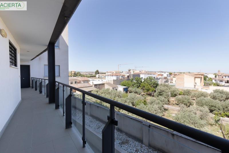 Foto 81526448-2c36-45ed-bf04-a214faf8b720. Piso en calle de circunvalación 3 piso de 2 dormitorios con garaje y trastero en la mejor zona en Alhendín