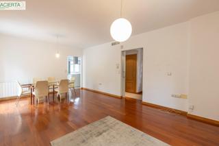 Casa pareada  Calle mengibar (lan). Vivienda unifamiliar con patio, jardín y todas las comodidades
