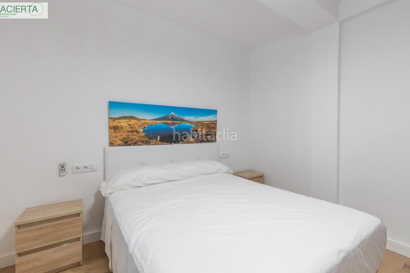 Foto aeff8c5d-8ee8-4a60-bf28-be7e4e686b57. Piso oportunidad única en el corazón calle pintor lópez mezquita en Granada
