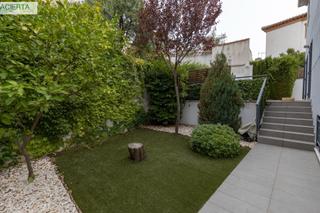 Doppelhaus in Lancha del Genil. Vivienda unifamiliar con patio, jardín y todas las comodidades