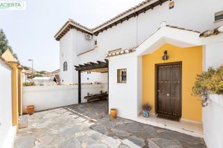 Casa a schiera  Calle sala dos hermanas. Estupenda unifamiliar junto hospital vithas