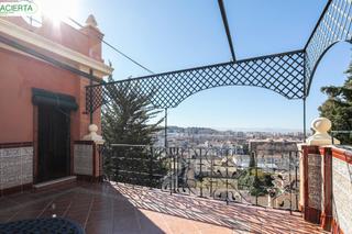 Casa  Paseo de las palmas. Casa en paseo de las palmas  familia o inversores
