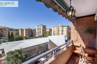 Pis  Calle palencia 17. Gran piso de 4 dormitorios en calle palencia