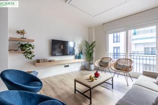 Appartamento  Calle conde cifuentes 3. Piso de dos dormitorios y reformado junto alhamar