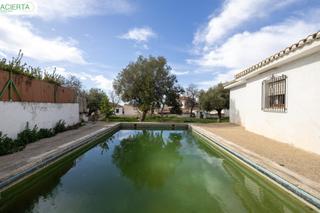 House  Carril de san miguel. Casa en planta baja con terreno en albaycín
