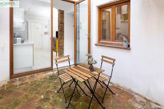 Etagenwohnung  Calle comendadoras de santiago. Realejo piso 3 dormitorios reformado. con patio