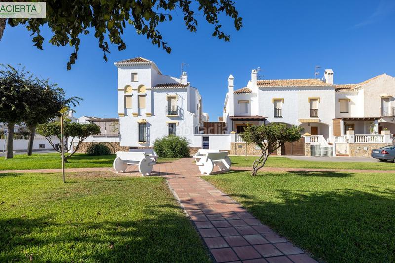 Foto 15366566-c4b1-42e3-9101-6ff367c08c78. Casa aparellada a Calahonda - Carchuna Motril