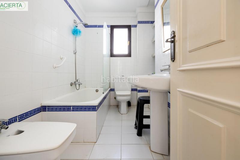 Foto 427204ba-c117-4fce-bd1c-1c8d78c9ab1b. Casa aparellada a Calahonda - Carchuna Motril
