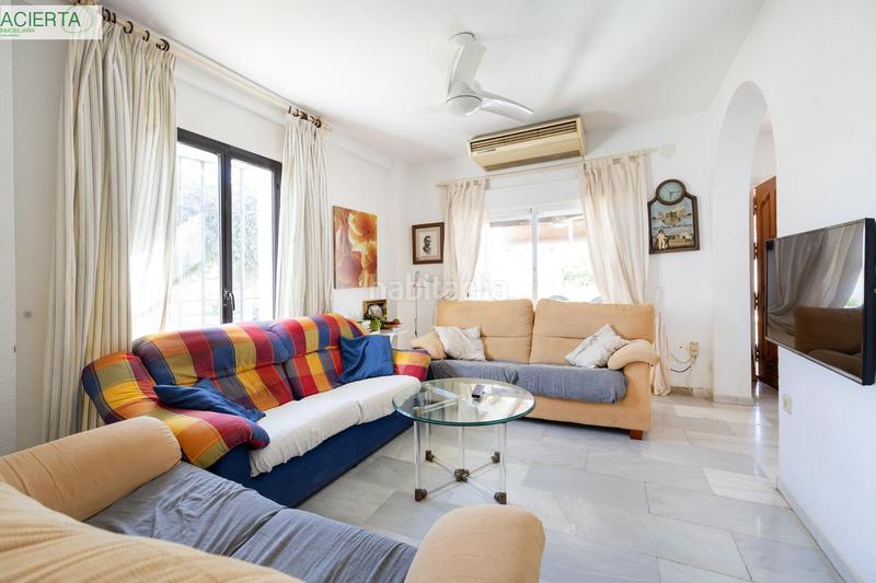 Foto edf2da39-637e-41b4-8d99-db10d0fa1b3f. Casa aparellada a Calahonda - Carchuna Motril