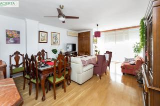 Appartement  Calle camino de ronda. Junto glorieta de arabial