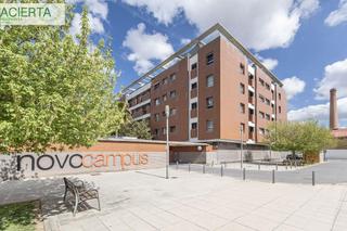 Appartement  Avenida de la investigacion 8. Magnífico piso con altas calidades con piscina, plaza de garaje