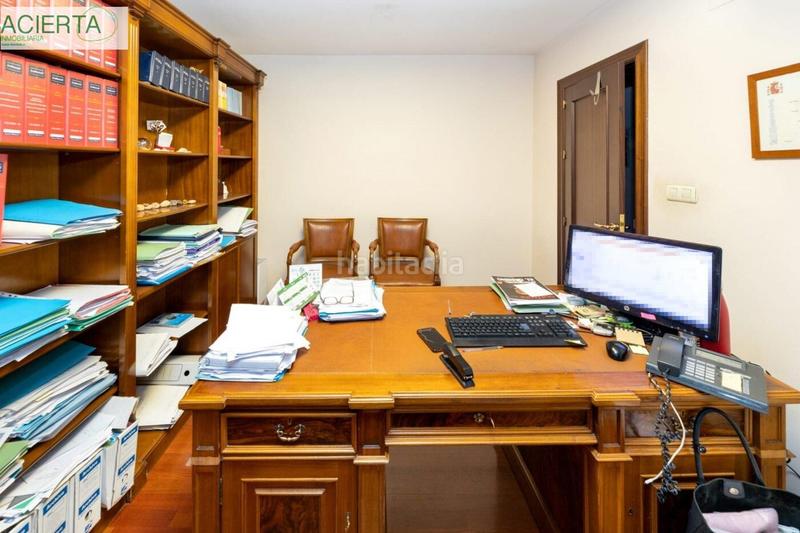 Foto 6fa3e586-20cf-4b39-becf-b00351fbf121. Oficina amb calefacció a Fígares Granada