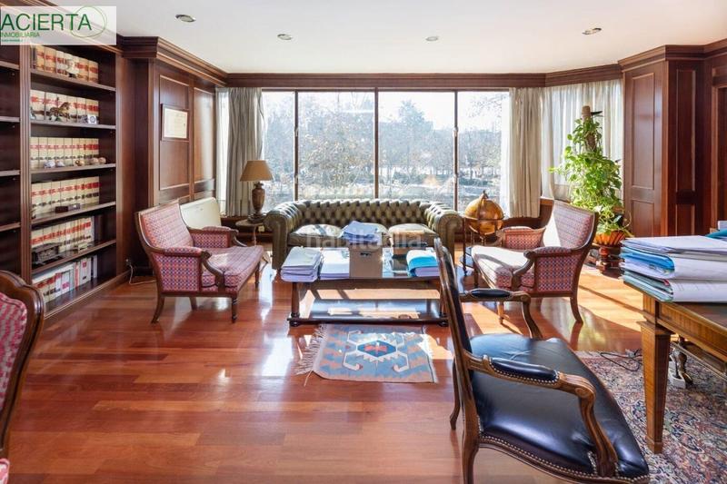 Foto e141e4d2-b18b-4e3e-aaaa-befbf11bc65c. Oficina amb calefacció a Fígares Granada