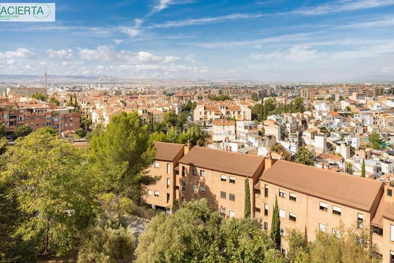 Foto 1af3ca8e-1a6e-43da-9551-e6976e56f1e0. Chalet con riscaldamento parcheggio piscina in Camino de los Neveros - Serrallo Granada