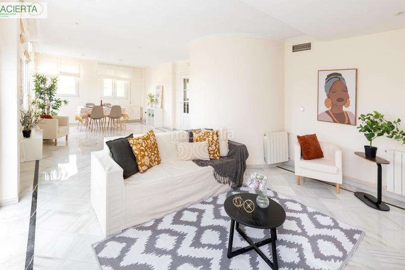 Foto 4f8b7597-b54b-4218-9171-36fd88d27357. Chalet con riscaldamento parcheggio piscina in Camino de los Neveros - Serrallo Granada