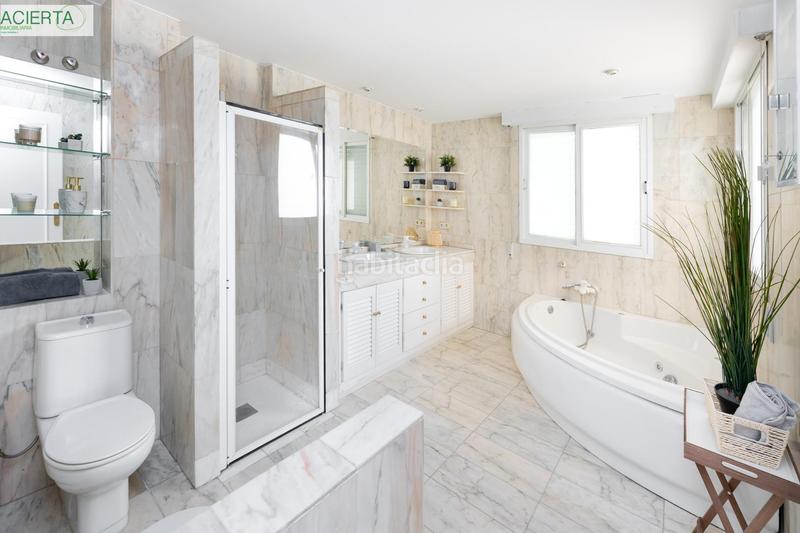 Foto ad6950ee-e916-45e6-8ebe-21546d9d518b. Chalet con riscaldamento parcheggio piscina in Camino de los Neveros - Serrallo Granada