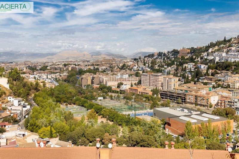 Foto aea23594-340e-4537-82bb-1516b5544f6c. Chalet con riscaldamento parcheggio piscina in Camino de los Neveros - Serrallo Granada